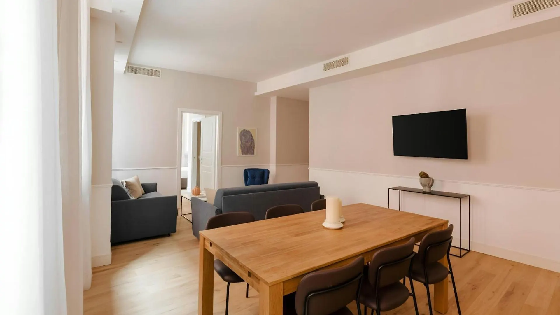 Sonder By Marriott Bonvoy Antinoo Apartments Piazza Del Parlamento Rom Aparthotel