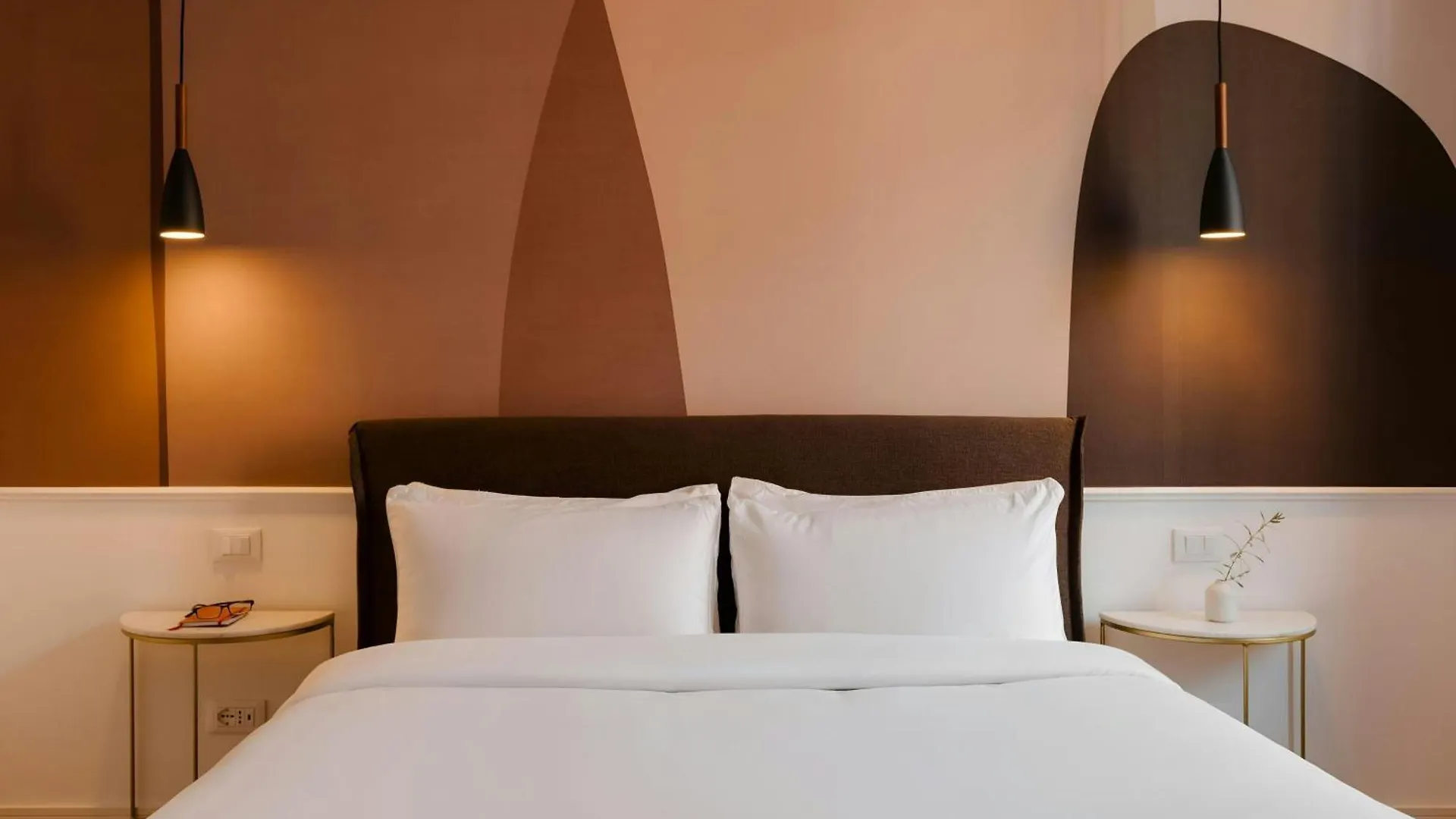 Sonder By Marriott Bonvoy Antinoo Apartments Piazza Del Parlamento Roma Itália