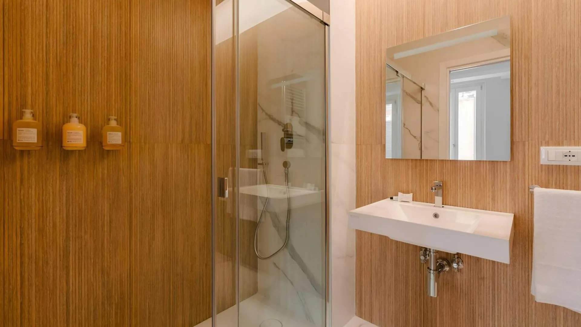 Apart-hotel Sonder By Marriott Bonvoy Antinoo Apartments Piazza Del Parlamento Roma