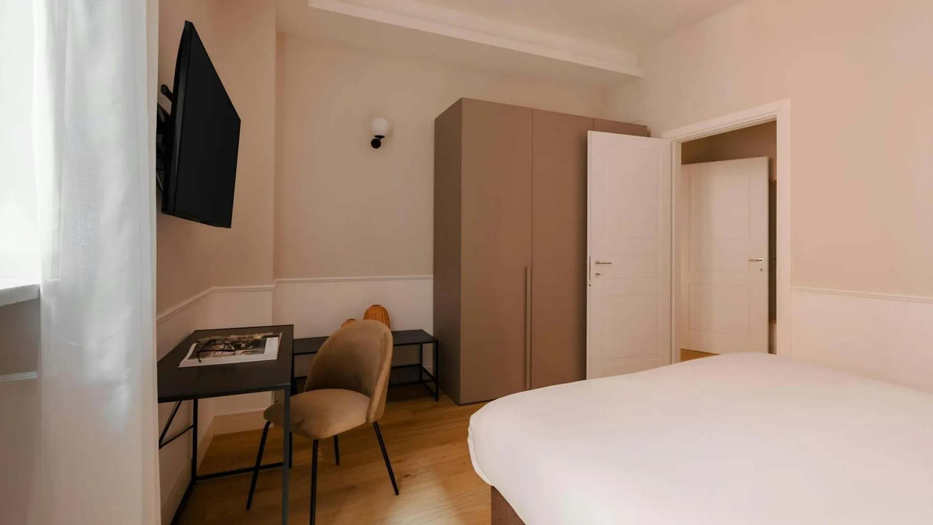 Sonder By Marriott Bonvoy Antinoo Apartments Piazza Del Parlamento Roma 0*,  Itália