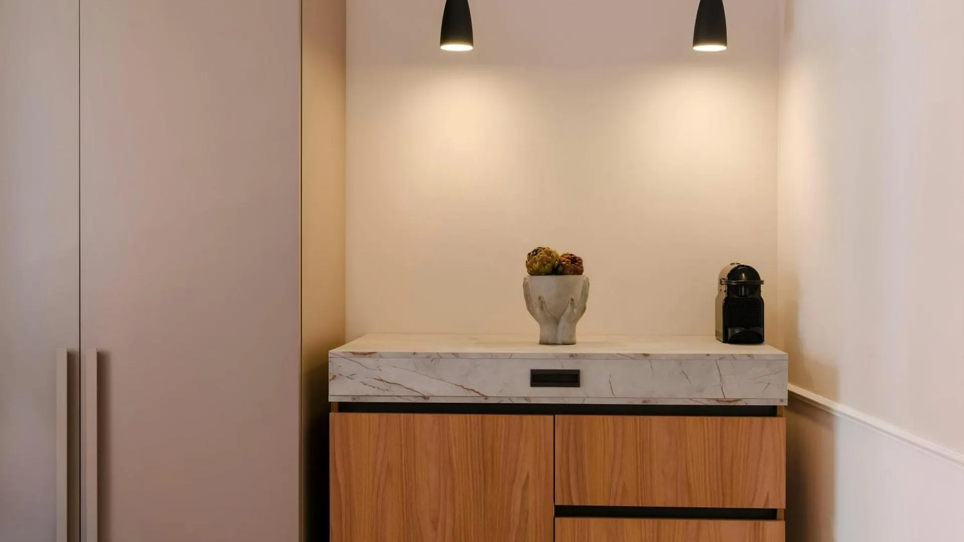 Sonder By Marriott Bonvoy Antinoo Apartments Piazza Del Parlamento Roma