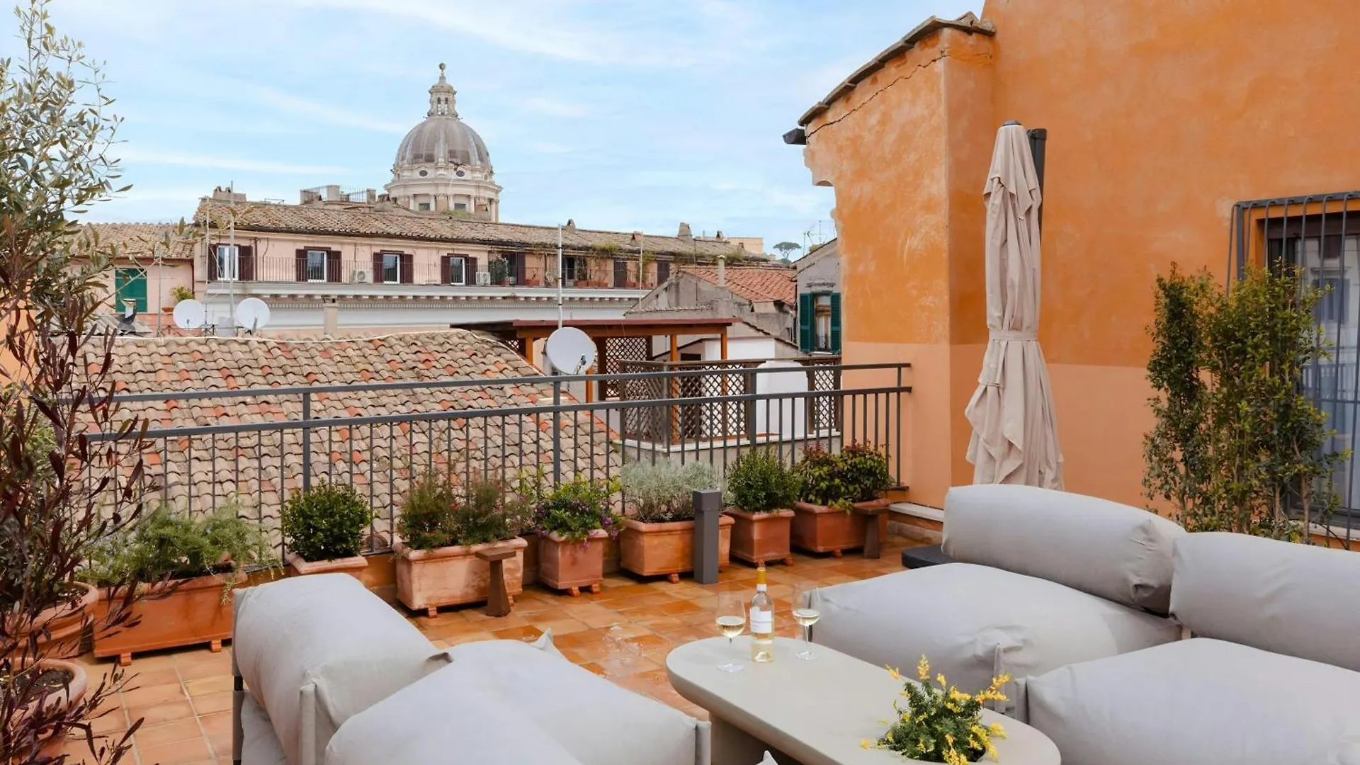 Sonder By Marriott Bonvoy Antinoo Apartments Piazza Del Parlamento Roma