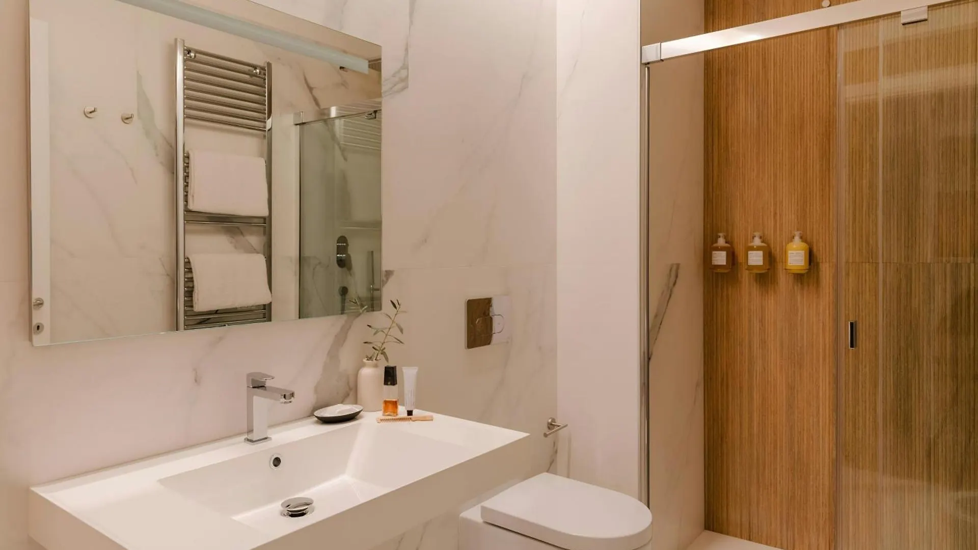 Apart-hotel Sonder By Marriott Bonvoy Antinoo Apartments Piazza Del Parlamento Roma Itália
