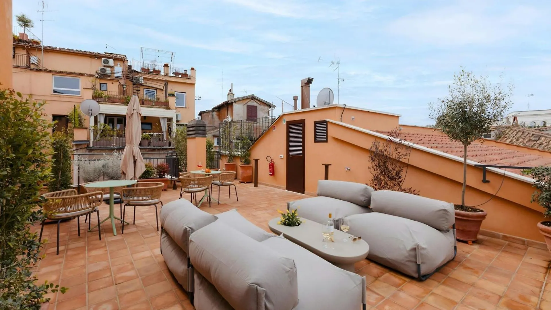 Sonder By Marriott Bonvoy Antinoo Apartments Piazza Del Parlamento Roma Apart-hotel